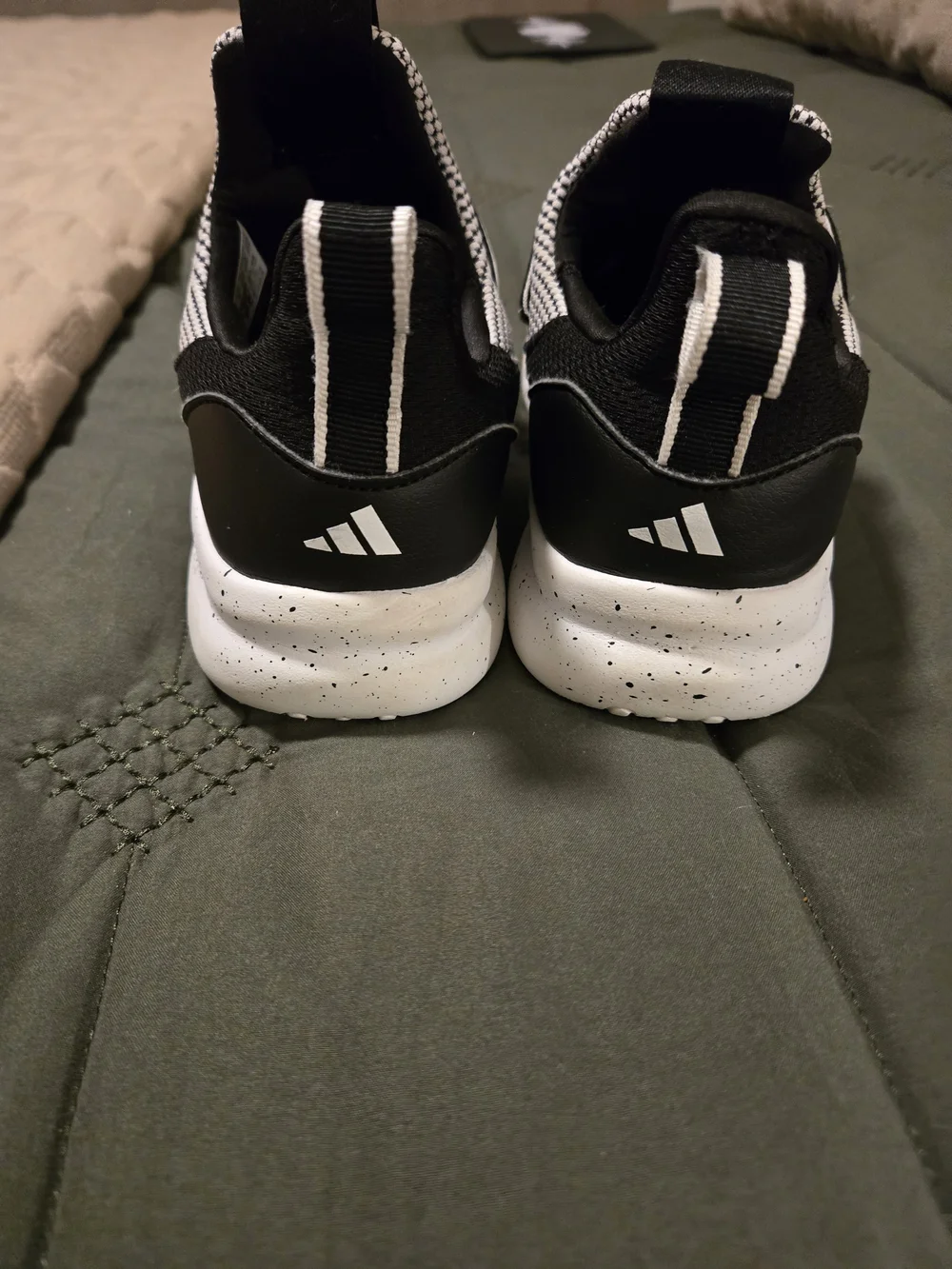 Adidas Kids No Tie Sneakers Size 4.5
